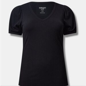 Torrid - size 0 - Fitted Super Soft Rib V-Neck Puff Sleeve Tee BLACK